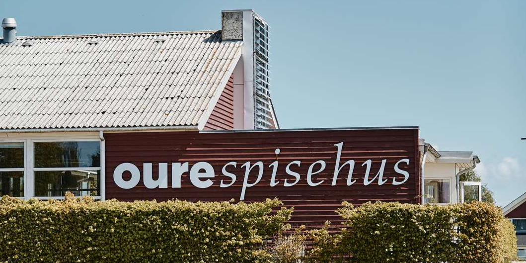 Header, Oure Spisehus, Bygning